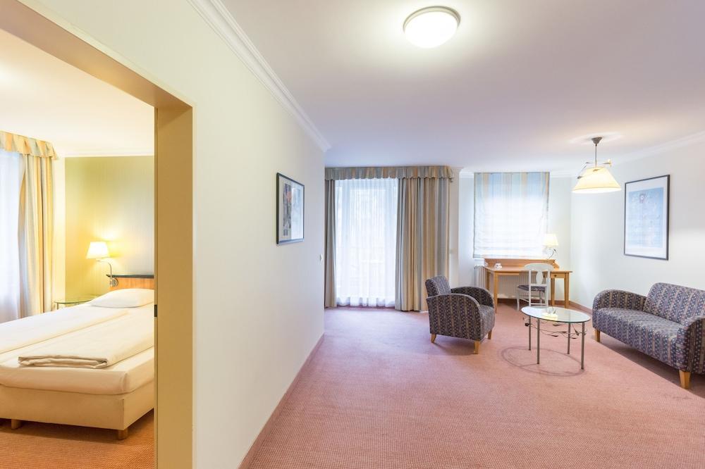 Arcadia Hotel Duesseldorf エルクラート エクステリア 写真